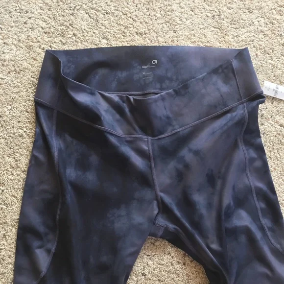 Gap maternity athletic leggings - Picture 3 of 6